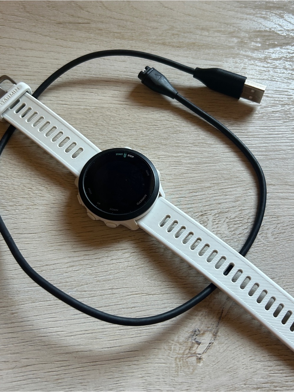 garmin White Fitness GPS Smartwatch with Black USB Charger Cable